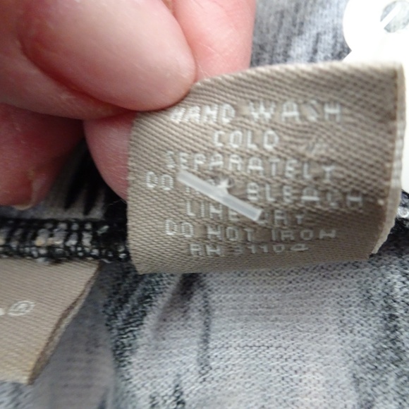 Ladies Size M Black/Gray 1/2 Sleeve Knit Top - Picture 8 of 8